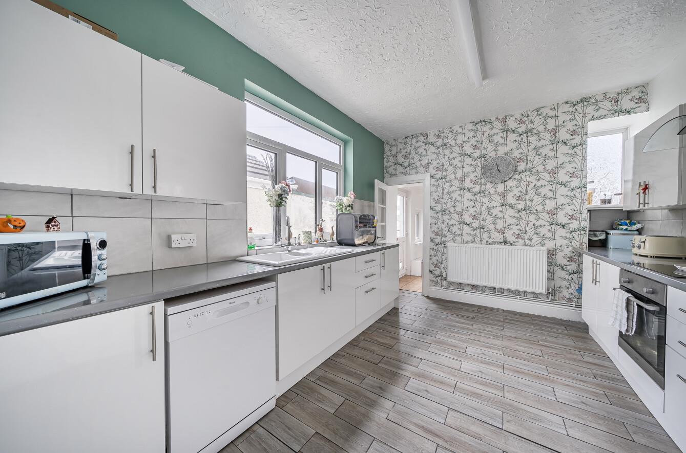 Llandafen Road, Llanelli, SA14 9BD